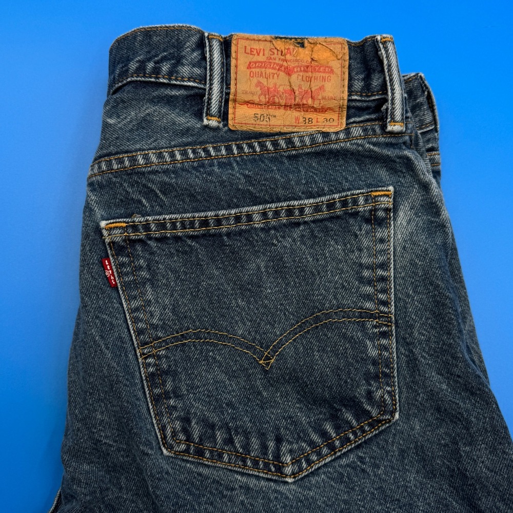 Levi Strauss 505 Mens Jeans Dark Wash Straight Fit Size 38x30 Distressed